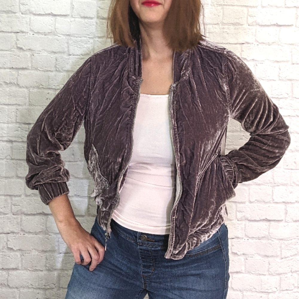BELLA DAHL / ANTHROPOLOGIE Velvet Bomber Jacket